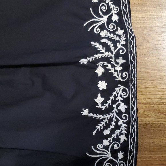American Flirt Halter Dress Size M Black  with Embroidered White Floral Trim - Picture 4 of 11